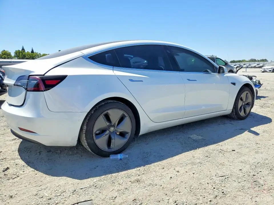 Tesla Model 3 2020 — фото 3 з 7