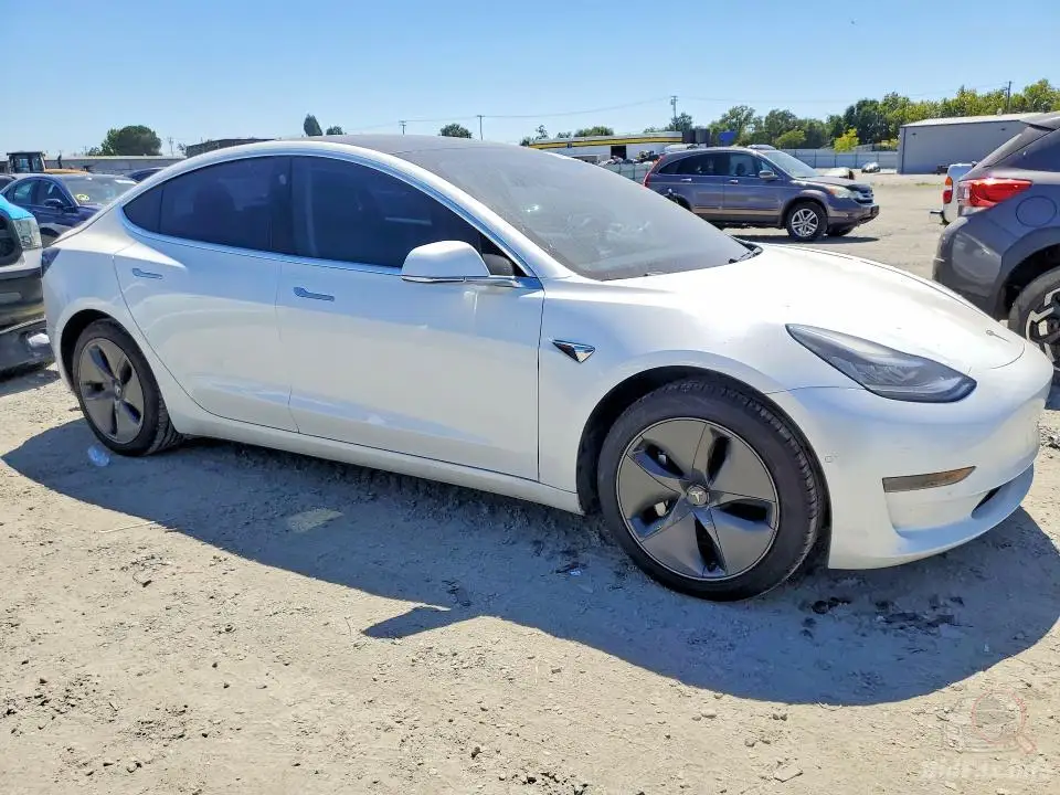 Tesla Model 3 2020 — фото 4 з 7
